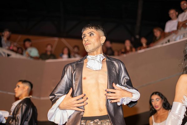 Sélection de Vêtements de Sport Chic pour Femmes : Guide Ultime pour un Look Élégant